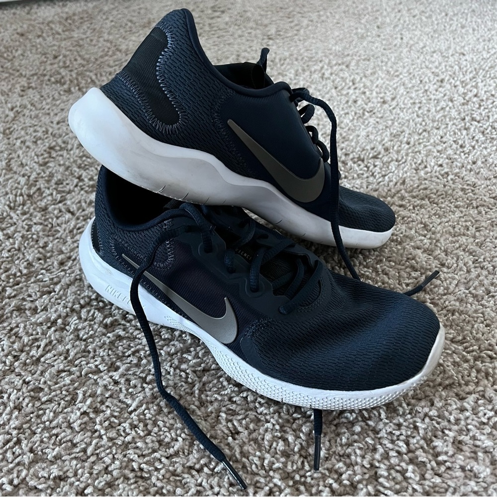 Nike Flex Experience shoes